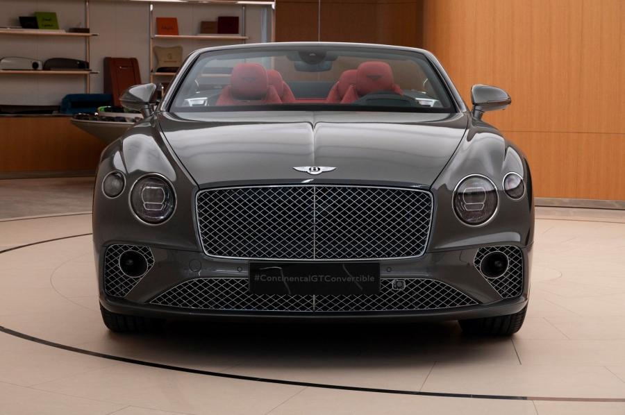  Bentley Continental GT Convertible W12 2020 года  (UAE) (фото 2 из 10)